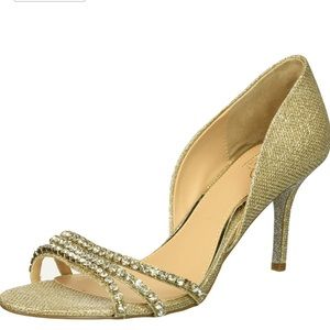 Badgley Mischka Jewel “Jean” Shoe in Gold, Size 7M
